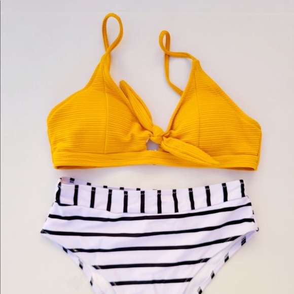 Women's Two-Piece Bikini with Bow Knot Top and Striped Bottoms Small - Picture 2 of 6